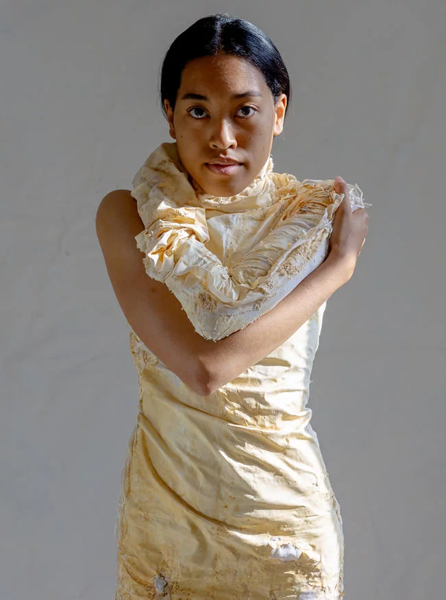 达莎·察彭科用菌丝和复古乌克兰蕾丝培育可生物降解婚纱 8 0k45l dugid