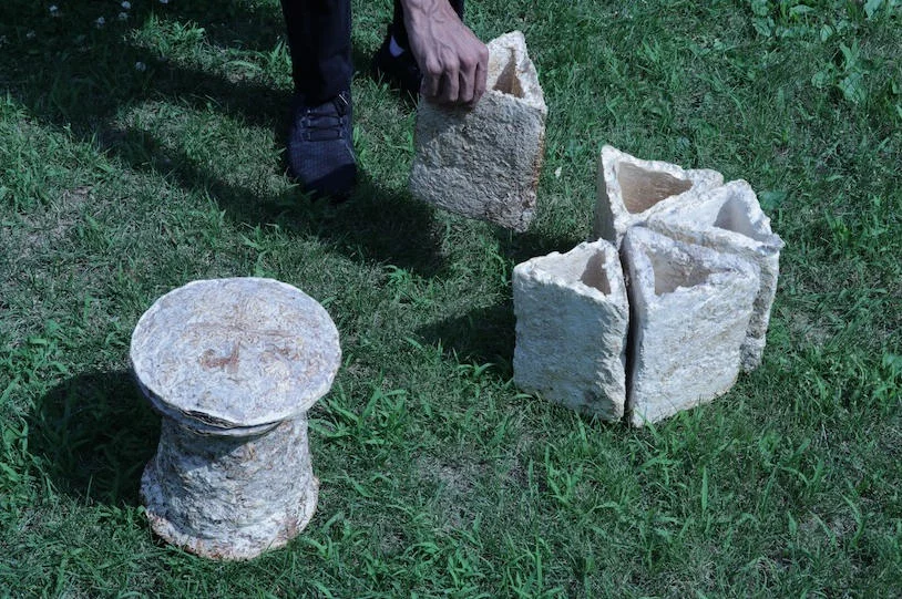 菌丝体用锯末、咖啡渣和本地废弃物制成菌丝块和片状结构 10 r0ev6 o862i